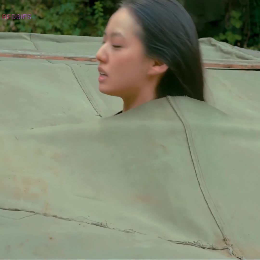 Yuki Mamiya's in-tents plots in Wet Woman in the Wind (JP-2016) [upscaled]