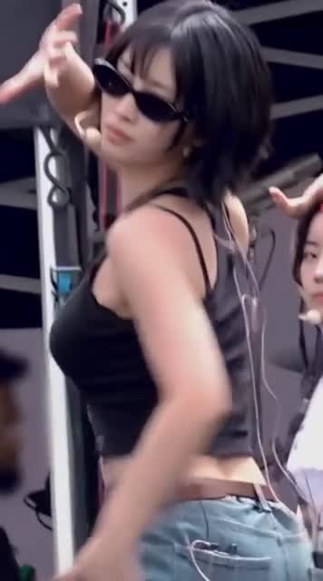 TWICE - Momo &amp; Jihyo