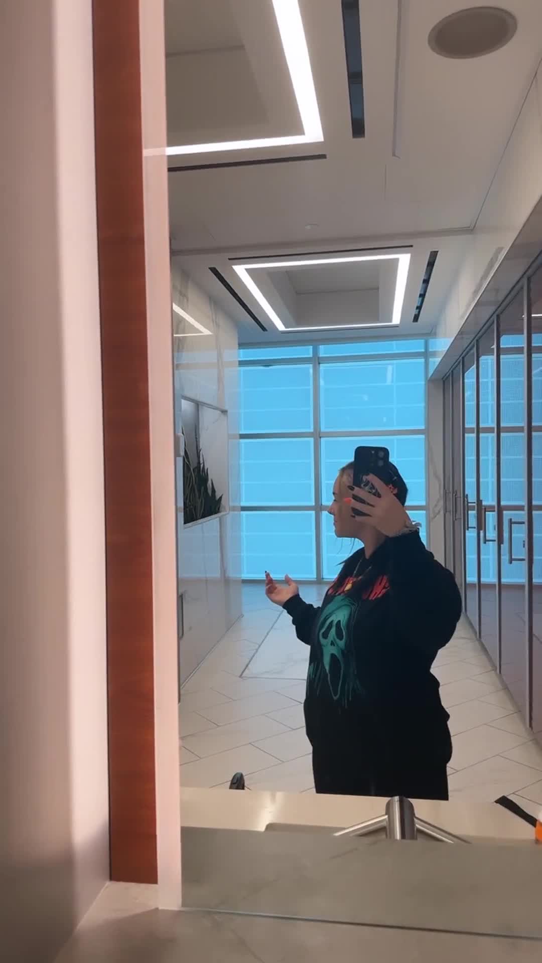 Sent you a text, you gonna show up [GIF]