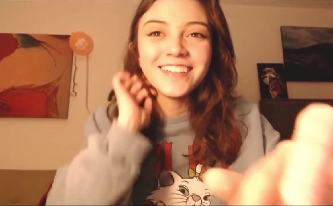 who is this cam girl?