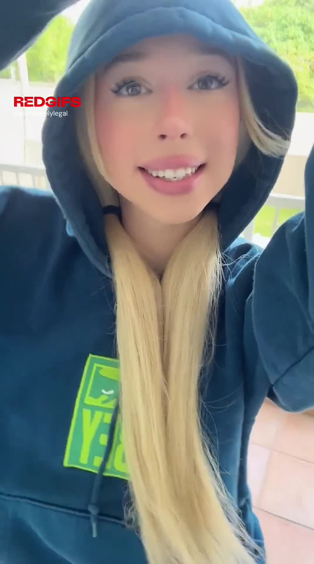 flashing my pussy to get attention per usual 🤷🏼‍♀️